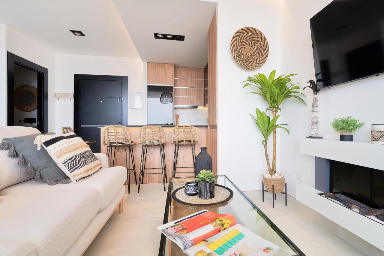 Pura Vida Luxury Apartment With Jacuzzi Τορρεμολίνος Εξωτερικό φωτογραφία