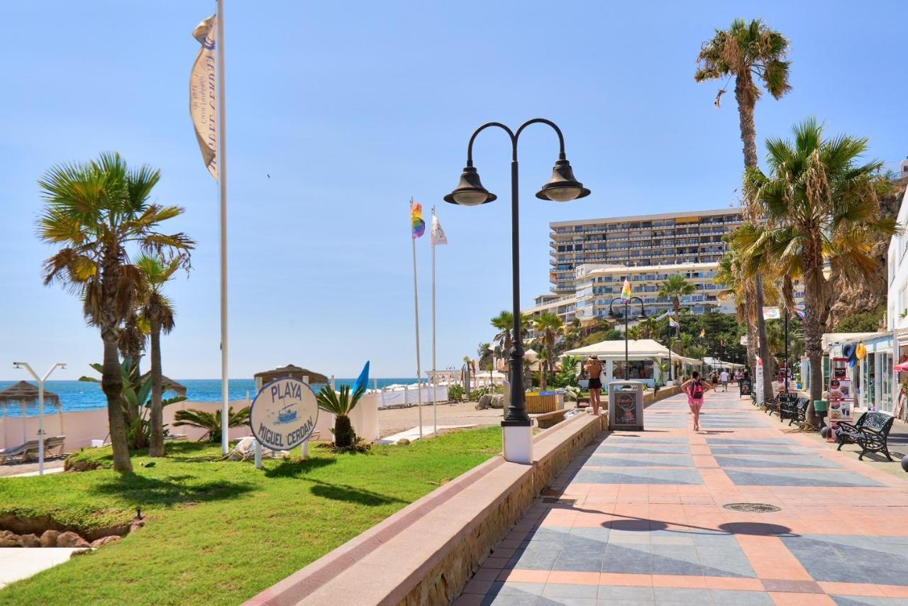 Pura Vida Luxury Apartment With Jacuzzi Τορρεμολίνος Εξωτερικό φωτογραφία
